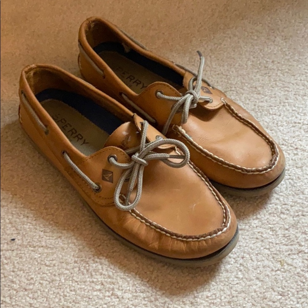 Sperry shoes size 10m (worn lightly)